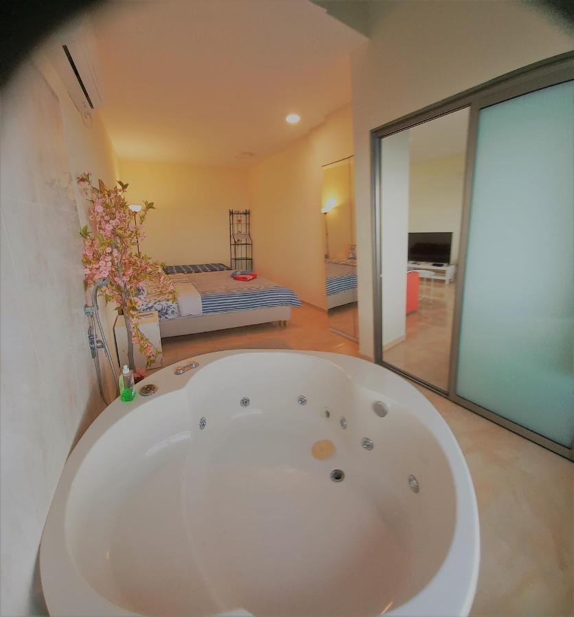 Panorama Bay View 3 Room Haifa Eksteriør billede