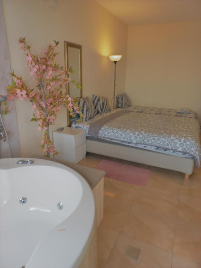 Panorama Bay View 3 Room Haifa Eksteriør billede